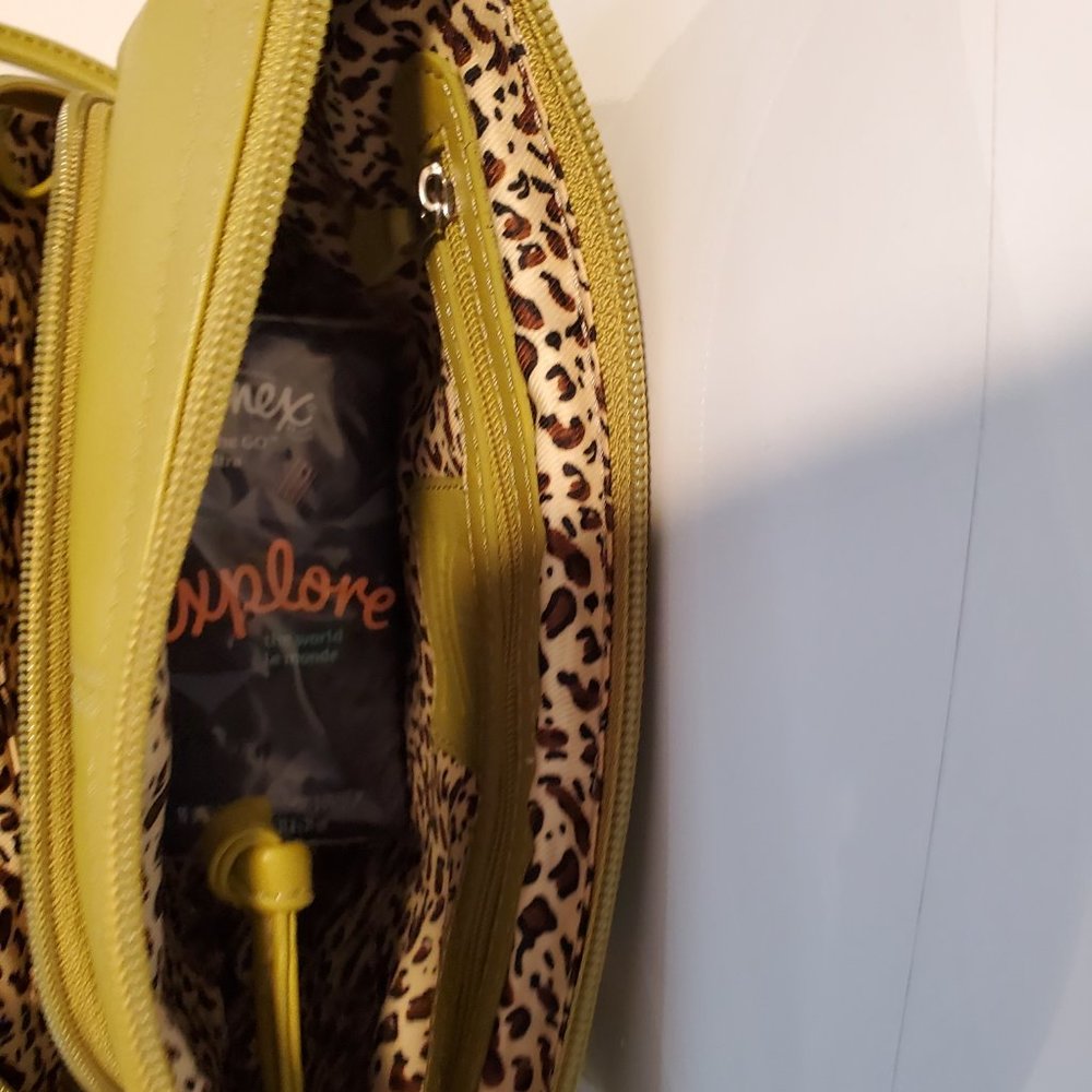 ILI Green Leather Purse - Picture 5 of 5
